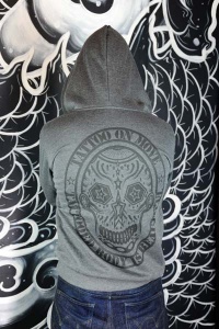 HOODZIP-OLD-D-GREY Tattoo-on-move Hoodie-a-capuche-avec-zip-Old-School Tattooed-body-is-beautifful